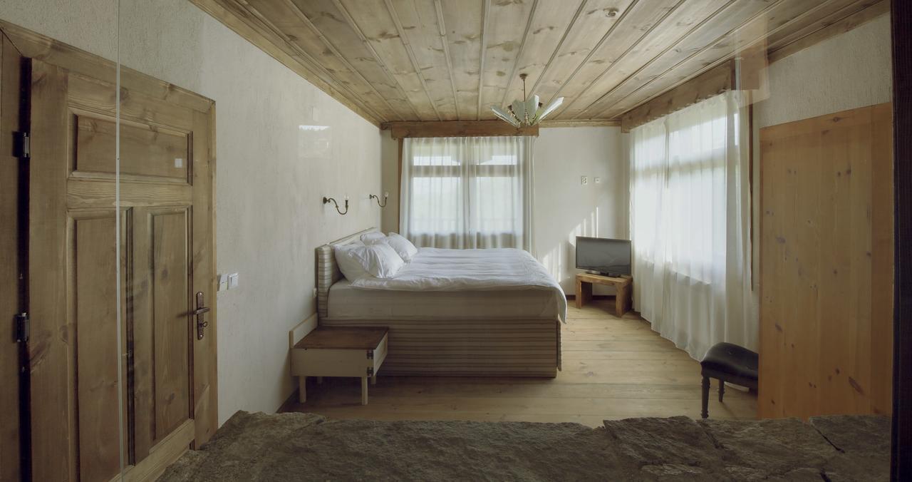 Leshten Guest Homes Eksteriør bilde